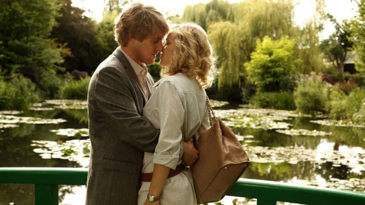 Meia-noite em paris é um dos filmes de viagem no tempo Meia-noite em paris é um dos filmes de viagem no tempo